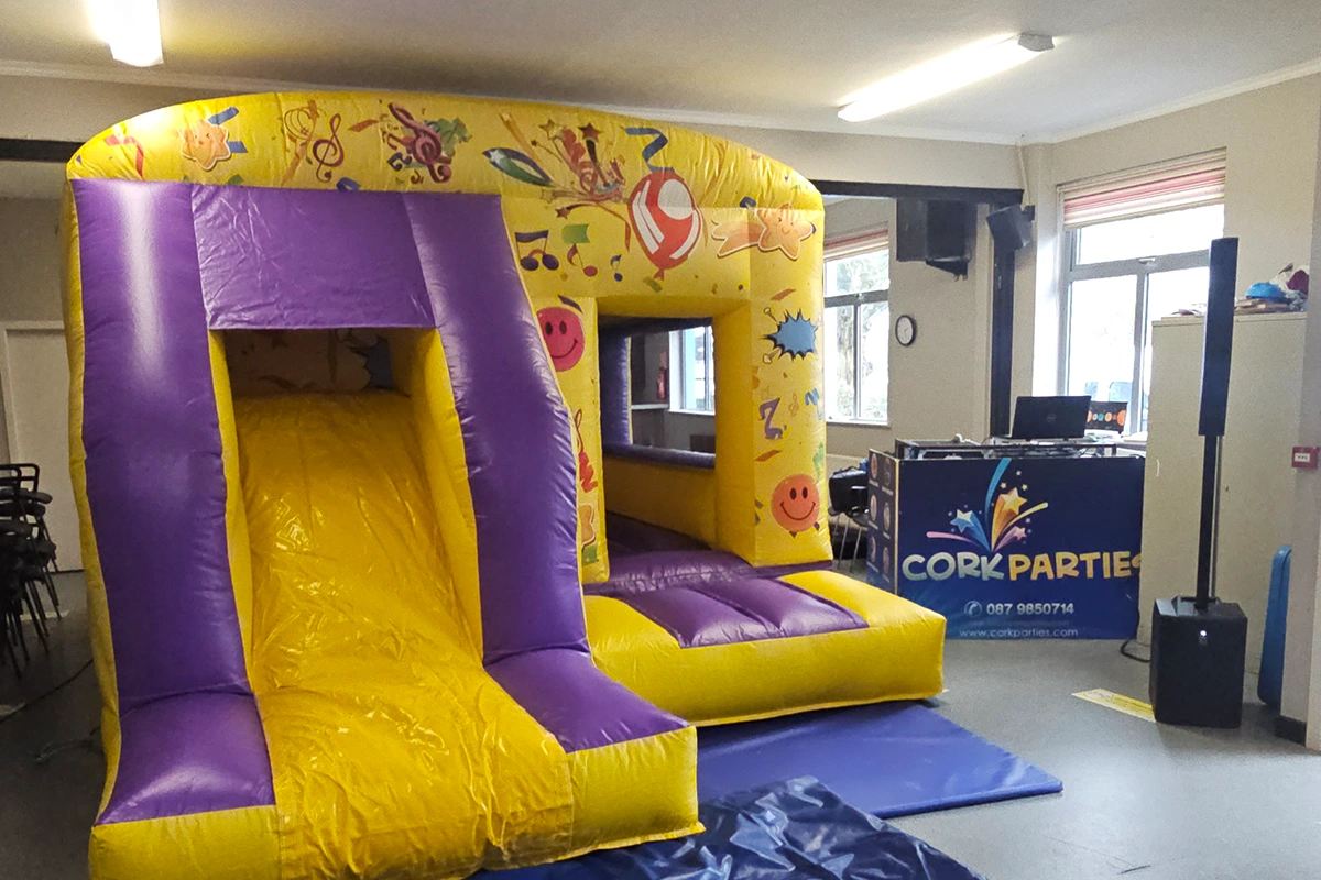 Kids Party Youghal DJ and Bouncy Castle